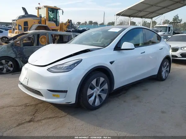 7SAYGAEE5NF405257 2022 TESLA MODEL Y - Image 2
