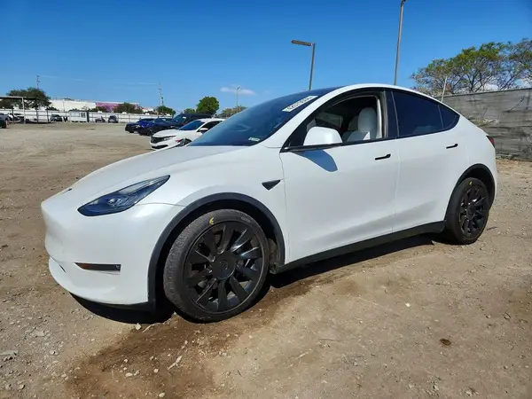 7SAYGAEE5NF417473 2022 TESLA MODEL Y - Image 1
