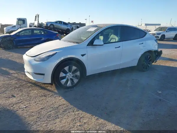7SAYGAEE5NF433477 2022 TESLA MODEL Y - Image 2