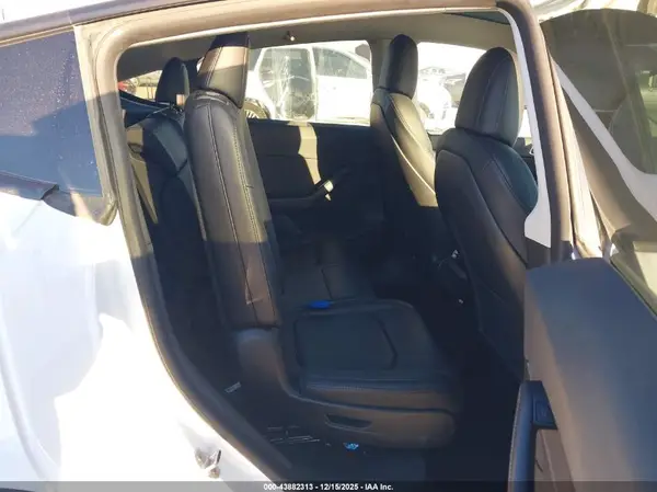 7SAYGAEE5NF433477 2022 TESLA MODEL Y - Image 8