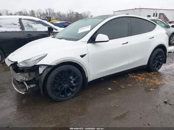 7SAYGAEE5NF466916 2022 TESLA MODEL Y - Image 2