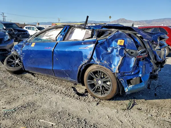 7SAYGAEE5NF467290 2022 TESLA MODEL Y - Image 2