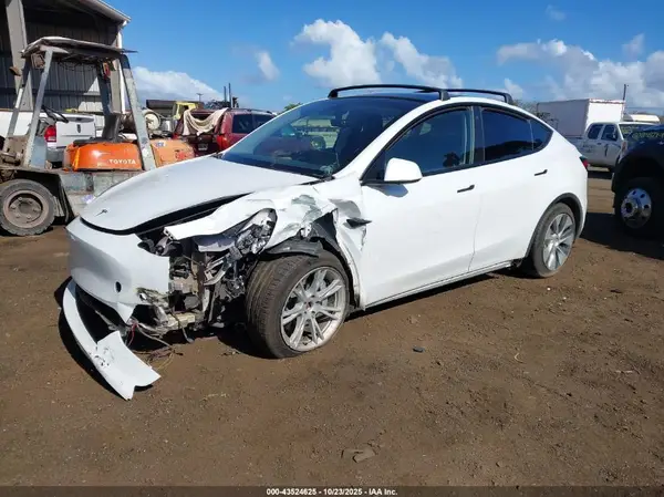 7SAYGAEE5NF520411 2022 TESLA MODEL Y - Image 2