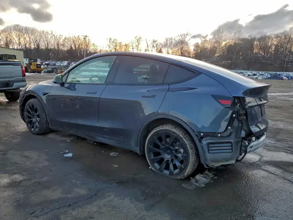 7SAYGAEE5NF522059 2022 TESLA MODEL Y - Image 2