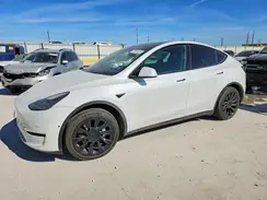 7SAYGAEE5NF530498 2022 TESLA MODEL Y