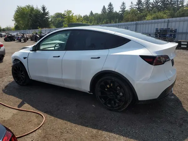 7SAYGAEE5NF538035 2022 TESLA MODEL Y - Image 2