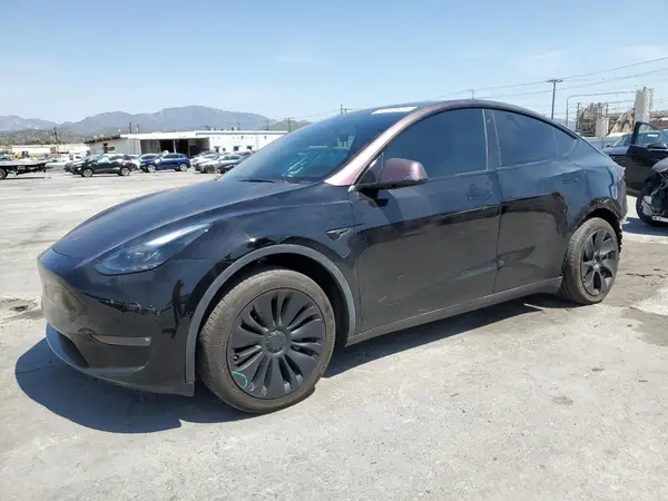7SAYGAEE5NF539041 2022 TESLA MODEL Y - Image 1