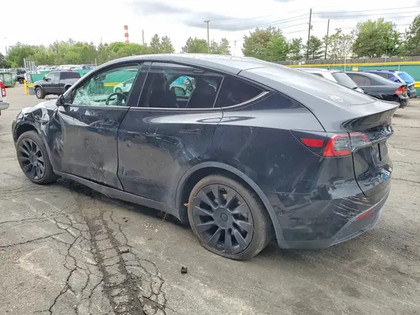 7SAYGAEE5NF541372 2022 TESLA MODEL Y - Image 2