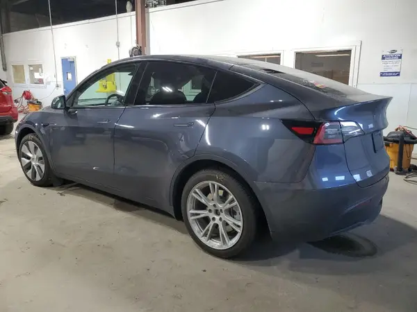 7SAYGAEE5NF556261 2022 TESLA MODEL Y - Image 2