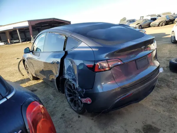 7SAYGAEE5NF557278 2022 TESLA MODEL Y - Image 2