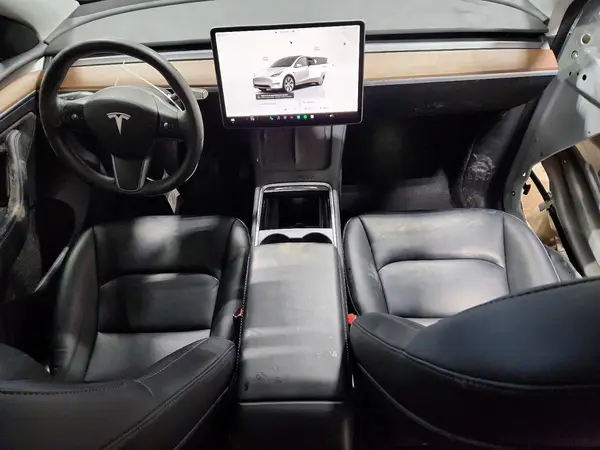7SAYGAEE5PF590574 2023 TESLA MODEL Y - Image 8