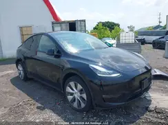 7SAYGAEE5PF610824 2023 TESLA MODEL Y