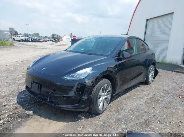 7SAYGAEE5PF610824 2023 TESLA MODEL Y - Image 2