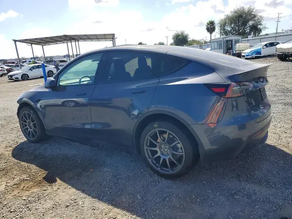 7SAYGAEE5PF614369 2023 TESLA MODEL Y - Image 2