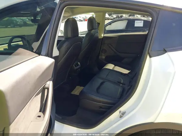 7SAYGAEE5PF619913 2023 TESLA MODEL Y - Image 8