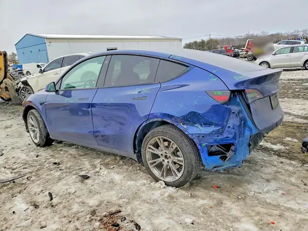 7SAYGAEE5PF623430 2023 TESLA MODEL Y - Image 2