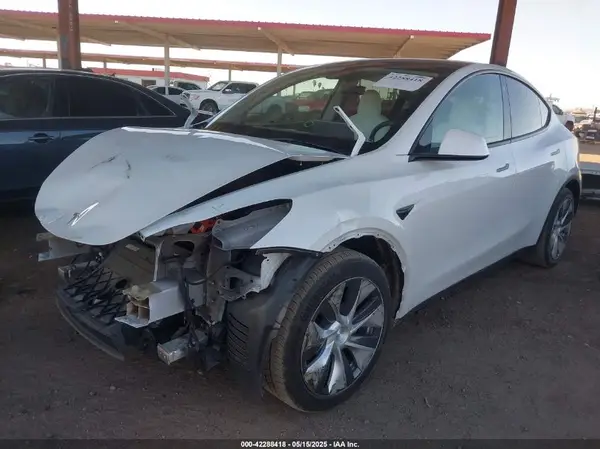 7SAYGAEE5PF642138 2023 TESLA MODEL Y - Image 2