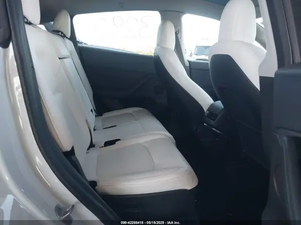 7SAYGAEE5PF642138 2023 TESLA MODEL Y - Image 8