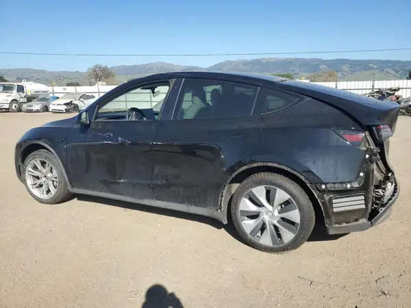 7SAYGAEE5PF644326 2023 TESLA MODEL Y - Image 2