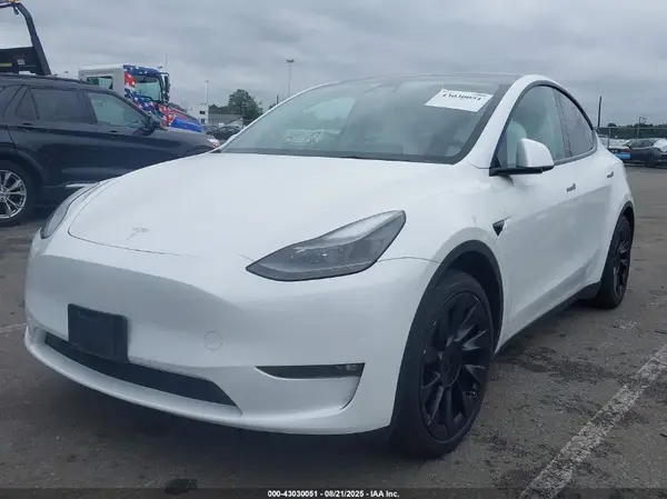 7SAYGAEE5PF664625 2023 TESLA MODEL Y - Image 2