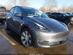 7SAYGAEE5PF672370 2023 TESLA MODEL Y