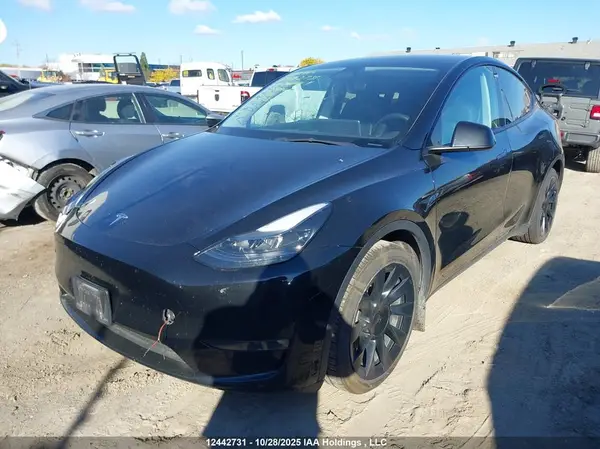7SAYGAEE5PF674944 2023 TESLA MODEL Y - Image 2