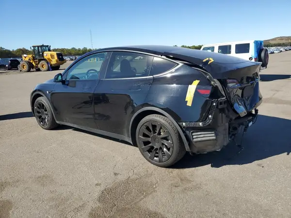 7SAYGAEE5PF689816 2023 TESLA MODEL Y - Image 2