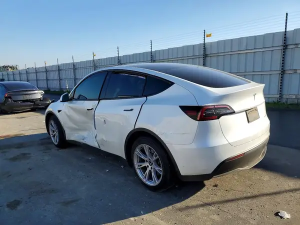 7SAYGAEE5PF714567 2023 TESLA MODEL Y - Image 2