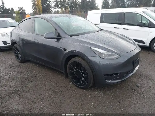 7SAYGAEE5PF760464 2023 TESLA MODEL Y - Image 1