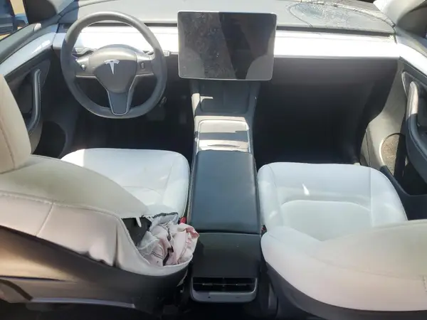 7SAYGAEE5PF777264 2023 TESLA MODEL Y - Image 8