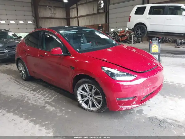 7SAYGAEE5PF780312 2023 TESLA MODEL Y - Image 1