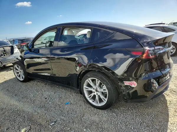 7SAYGAEE5PF808903 2023 TESLA MODEL Y - Image 2
