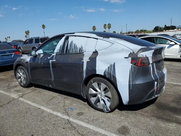 7SAYGAEE5PF812336 2023 TESLA MODEL Y - Image 2
