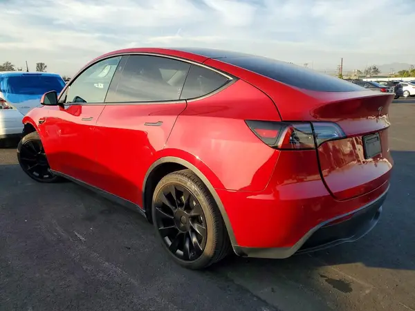 7SAYGAEE5PF830660 2023 TESLA MODEL Y - Image 2