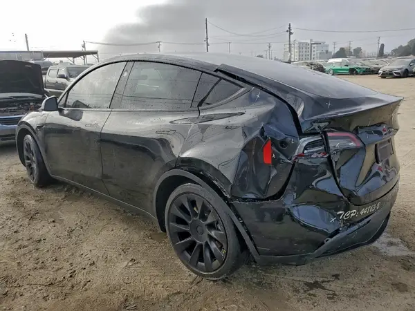 7SAYGAEE5PF836958 2023 TESLA MODEL Y - Image 2