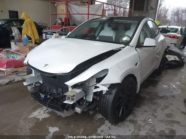 7SAYGAEE5PF867286 2023 TESLA MODEL Y - Image 2