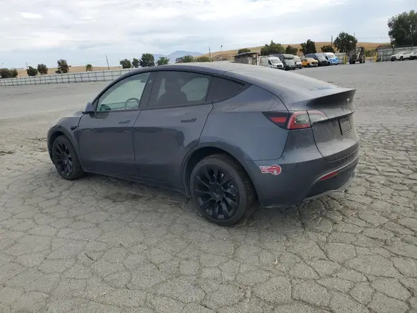 7SAYGAEE5PF871046 2023 TESLA MODEL Y - Image 2