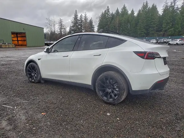 7SAYGAEE5PF871273 2023 TESLA MODEL Y - Image 2