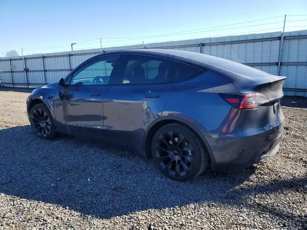 7SAYGAEE5PF875713 2023 TESLA MODEL Y - Image 2