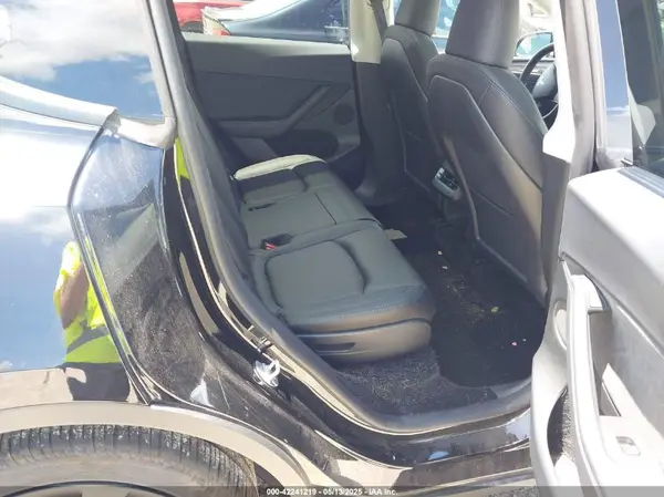 7SAYGAEE5PF878157 2023 TESLA MODEL Y - Image 8