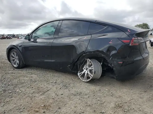 7SAYGAEE5PF880779 2023 TESLA MODEL Y - Image 2