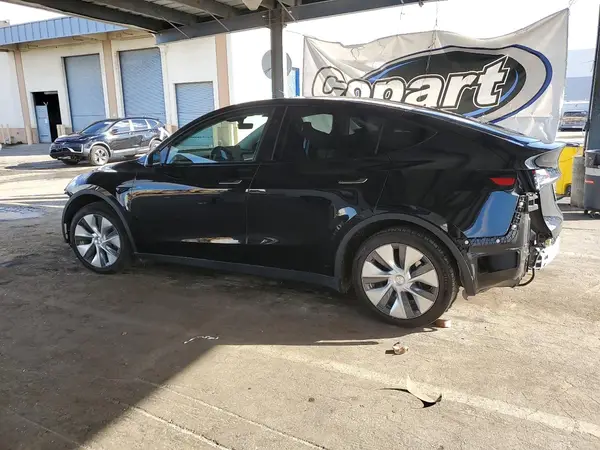7SAYGAEE5PF900917 2023 TESLA MODEL Y - Image 2