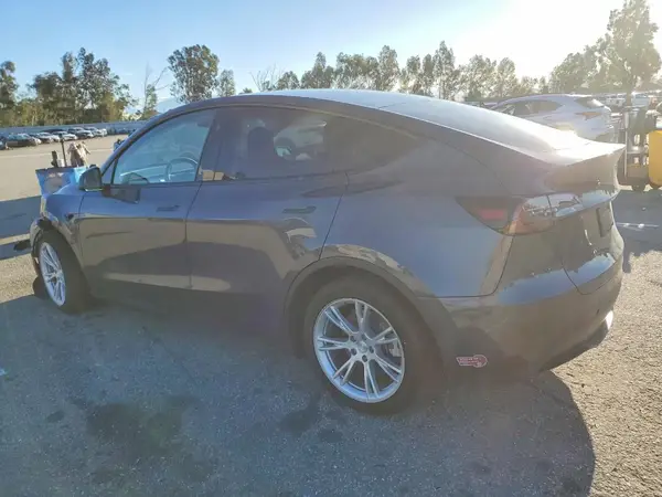 7SAYGAEE5PF903381 2023 TESLA MODEL Y - Image 2