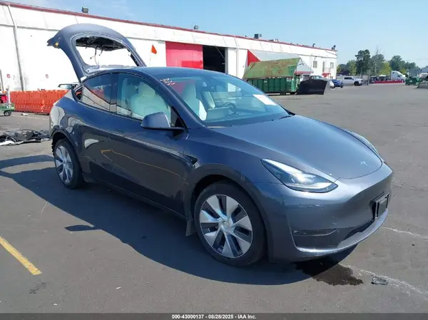 7SAYGAEE5PF925445 2023 TESLA MODEL Y - Image 1