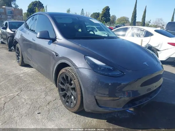 7SAYGAEE5PF926899 2023 TESLA MODEL Y - Image 1