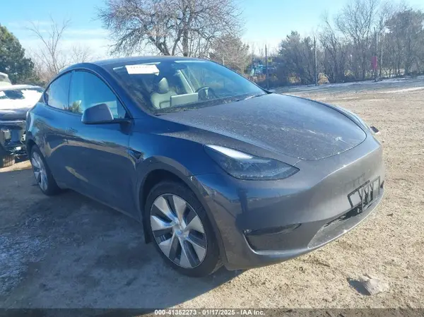 7SAYGAEE5PF927115 2023 TESLA MODEL Y - Image 1