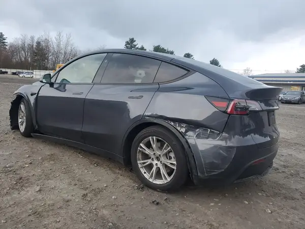 7SAYGAEE5PF928930 2023 TESLA MODEL Y - Image 2