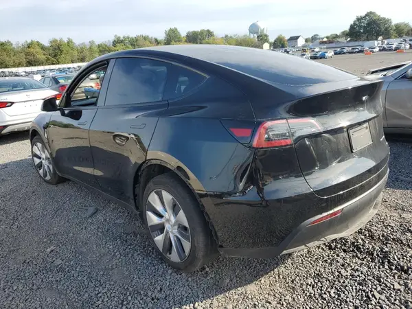 7SAYGAEE5PF930399 2023 TESLA MODEL Y - Image 2