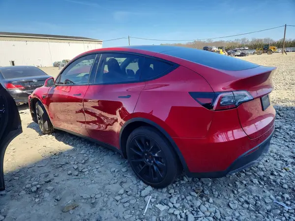 7SAYGAEE5PF931875 2023 TESLA MODEL Y - Image 2
