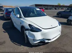 7SAYGAEE5PF939605 2023 TESLA MODEL Y